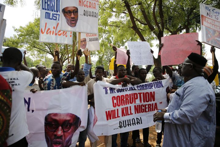 Manifestation en soutien au président nigérian et à son combat contre la corruption (Abuja , le 11août 2017) (NurPhoto/ afp)