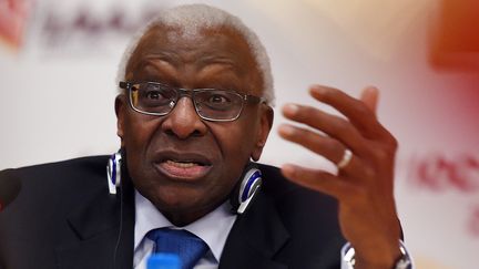 L'ancien patron de la fédération internationale (IAAF), Lamine Diack, le 21 août 2015 à Pékin, en Chine.&nbsp; (GREG BAKER / AFP)