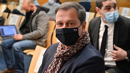 Louis Aliot, maire RN de Perpignan,&nbsp;devant e tribunal administratif de Montpellier, attaquée en référé par la préfecture des Pyrénées-Orientales pour la réouverture anticipée de quatre musées de la ville.&nbsp; (PASCAL GUYOT / AFP)