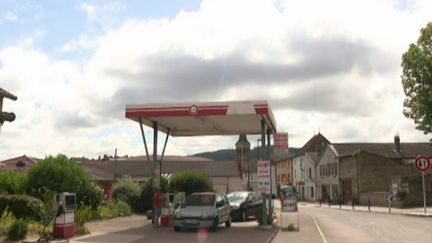 Prix des carburants : les stations-services indépendantes ne peuvent pas aligner leurs prix (FRANCE 2)