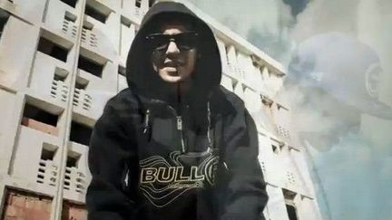 Le rappeur tunisien Ala Yaâcoubi, dit Weld El 15, dans son clip "Boulicia Kleb"
 (From the Space City)