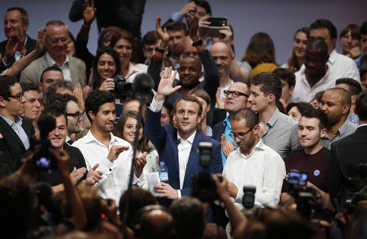 Le ministre de l'Economie, Emmanuel Macron, lors du premier meeting de son mouvement En marche !, le 12 juillet 2016 &agrave; la Maison de la Mutualit&eacute; &agrave; Paris. (BENOIT TESSIER / REUTERS)