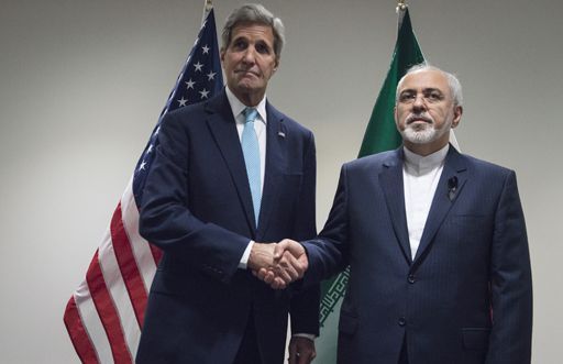 Le secrétaire d'Etat américain, John Kerry et son homologue iranien, Mohammad Javad Zarif, à l'ONU à New York le 26 septembre 2015 (REUTERS - Stephanie Keith)