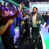 Cyril Hanouna et ses fans sur le plateau de "Touche pas à mon poste", le 13 octobre 2014. (MAXPPP)