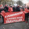 Des restaurateurs et des professionnels de l'événementiel manifestent&nbsp;contre les fermetures liées au coronavirus,&nbsp;le 14 décembre&nbsp;2020 à Paris. (LUCAS BOIRAT / HANS LUCAS / AFP)