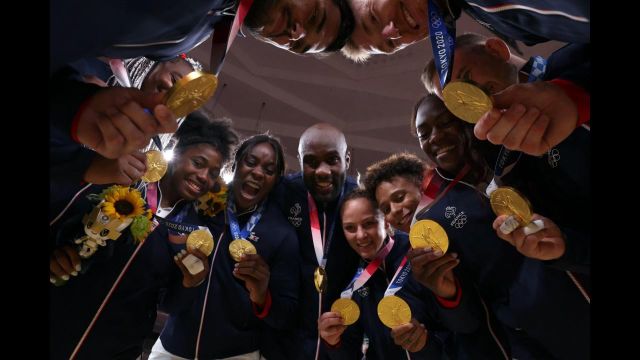 Les Bleus obtiennent l'or à l'épreuve mixte de judo ! Ils s'imposent face à des Japonais pourtant à domicile. Retour sur ce parcours extraordinaire.