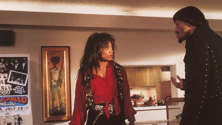 Angela Basset et Laurence Fishburne incarnent Tina et Ike Turner dans "Tina", film de 1993 tiré de l'autobiographie de la chanteuse. (ARCHIVES DU 7EME ART)