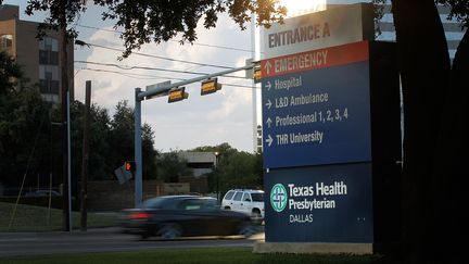 L'h&ocirc;pital o&ugrave; le patient atteint du virus Ebola a &eacute;t&eacute; hospitalis&eacute;, &agrave; Dallas, au Texas (Etats-Unis), le 30 septembre 2014. (MIKE STONE / GETTY IMAGES NORTH AMERICA / AFP)