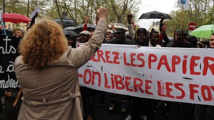 Une manifestation de sans-logis et de sans-papiers, &agrave; Saint-Etienne (Loire), le 31 mai 2013. (MAXPPP)