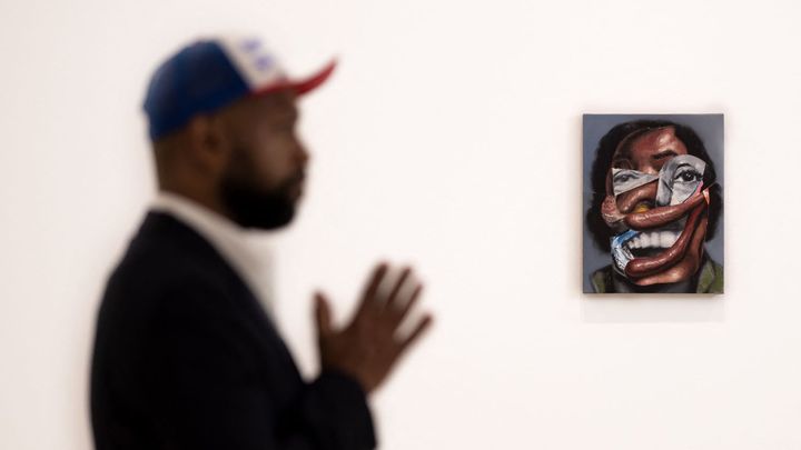 L'artiste Nathaniel Mary Quinn lors du vernissage de son exposition à Paris (JOEL SAGET / AFP)