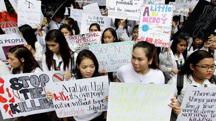 Philippines : "Arrêtons les tueries", "Stop à l'impunité", des Etudiants denoncent les tueries