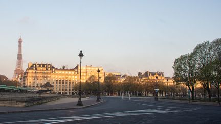 Les rues de Paris vides pendant le confinement, en mars 2020. (SANDRINE MARTY / HANS LUCAS / AFP)