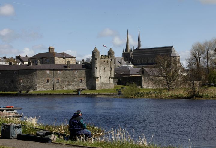 La ville d'Enniskillen (Irlande du Nord), dont est originaire le grand-père de Will Grigg, photographiée le 1er mai 2013. (PETER MUHLY / AFP)