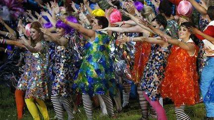 Tableau coloré pour évoquer l&quot;histoire de la pop anglaise
 (THOMAS COEX / AFP)