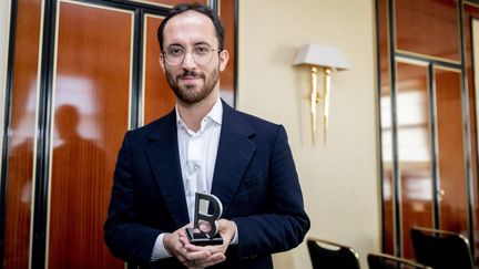 Le pianiste allemand&nbsp;Igor Levit en janvier 2020 à Berlin. (CHRISTOPH SOEDER / DPA)