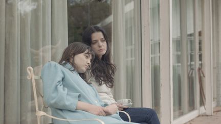 Anamaria Vartolome et Roxane Mesquida dans "Méduse" de Sophie Levy (2022). (SOPHIE LEVY)