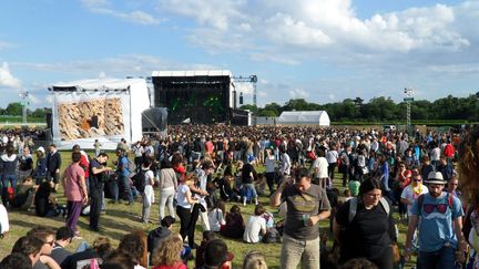 Première journée sous le soleil à Solidays (Scène Bagatelle)
 (Louise Wessbecher/Culturebox)