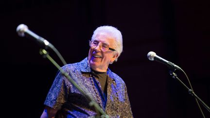 Le chanteur et musicien britannique John Mayall, pionnier du blues anglais, sur scène au Cambridge Corn Exchange, en Grande-Bretagne, le 4 novembre 2017. (VALERIO BERDINI / SHUTTER / SIPA)