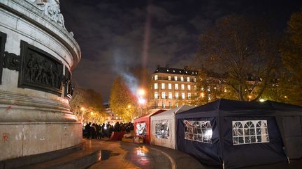 Les tentes des pompiers sur la place de la République à Paris, le 2 décembre 2019.&nbsp; (Jerome Leblois / Hans Lucas)