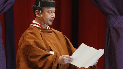 L'empereur japonais Naruhito lors de la cérémonie d'intronisation, à Tokyo, la capitale japonaise, le 22 octobre 2019. (JIJI PRESS  / AFP)