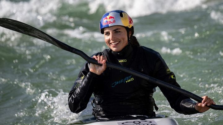 Jessica Fox s'entraine sur le site olympique de Vaires-sur-Marne, près de Paris, le 22 mars 2024. (BERTRAND GUAY / AFP)