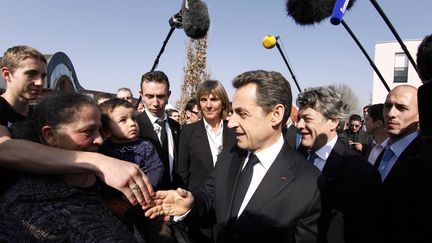 En d&eacute;placement de campagne &agrave; Valenciennes (Nord) le 22 mars 2012, Nicolas Sarkozy a indiqu&eacute; que les mesures antiterrorisme&nbsp;seraient "les premi&egrave;res qu'il fera passer" s'il est r&eacute;&eacute;lu. (MICHEL SPINGLER / AFP)