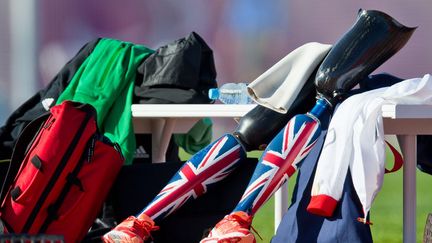 Les proth&egrave;ses de l'athl&egrave;te allemande Vanessa Low lors de son entra&icirc;nement avant les Jeux paralympiques &agrave; Londres (Royaume-Uni), le 28 ao&ucirc;t 2012. (DPA / MAXPPP)