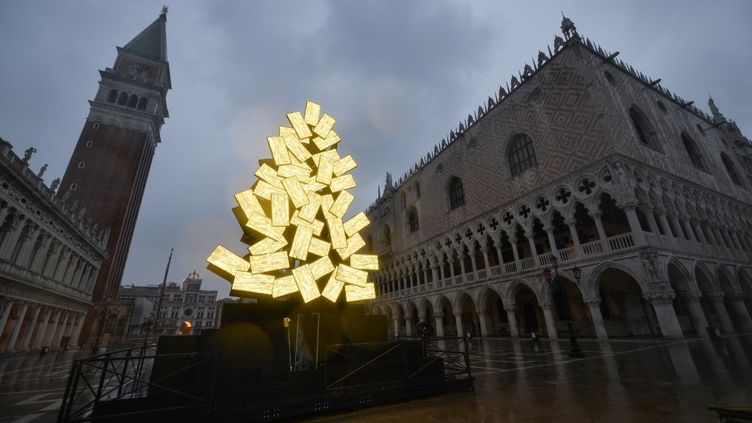 En Images A Venise La Place Saint Marc Et Le Grand Canal S Illuminent Pour Noel