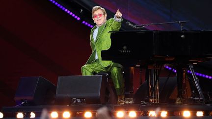 Elton John sur la scène du Trocadéro à Paris lors de son concert pour le&nbsp;Global Citizen Live du 25 septembre 2021. (MARC PIASECKI / GETTY IMAGES EUROPE)