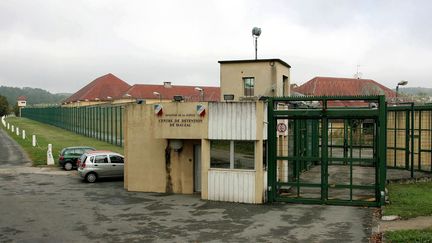 L'entrée du centre de détention de Mauzac en Dordogne, le 30 septembre 2005. (DROUINAUD EMILIE   / MAXPPP)