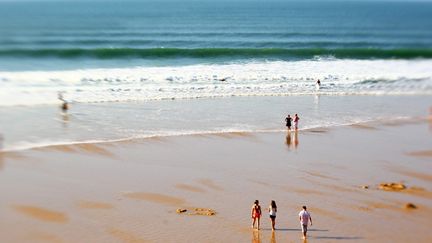 &nbsp; (L'Institut de veille sanitaire met en garde contre les risques de la baignade. Ici la plage de Lacanau © maxppp)