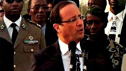 Fran&ccedil;ois Hollande &agrave; Bamako (Mali), le 2 f&eacute;vrier 2013. (FRANCETV INFO)