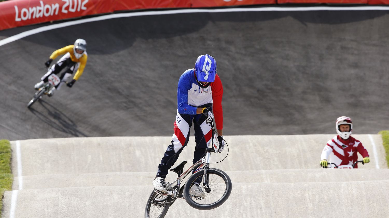 VIDEO. Chute au BMX : sept coureurs à terre, un seul rescapé