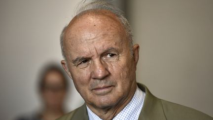 Le général Jean-Louis Georgelin, en charge du chantier Notre-Dame de Paris, lors d'une visite de la cathédrale le 6 septembre 2022. (STEPHANE DE SAKUTIN / AFP)