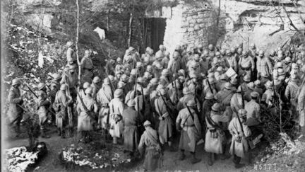 Le général Pétain a décidé d’afficher la sévérité après les mouvements massifs de mutinerie qui ont touché l’armée française ces dernières semaines. (GALLICA / BNF)