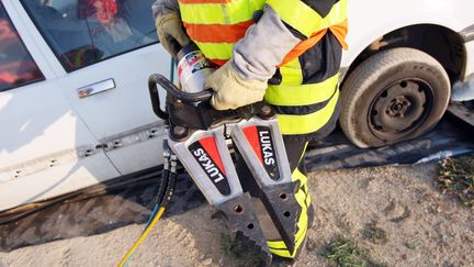 Des pompiers participent &agrave; un exercice de type plan rouge, le 20 avril 2011, &agrave; Toul (Lorraine). ( MAXPPP)