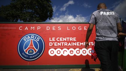 L'entrée du centre d'entraînement du Paris-Saint-Germain, le 3 août 2017. (LIONEL BONAVENTURE / AFP)