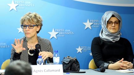 La rapporteure spéciale de l'ONU, Agnès Callamard, et la fiancée de Jamal Khashoggi, Hatice Cengiz, le 3 décembre 2019 à Bruxelles (Belgique). (DURSUN AYDEMIR / ANADOLU AGENCY / AFP)