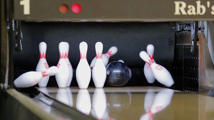 Le groupe de salariés ERDF, visiblement alcoolisé, avait été refoulé de l'entrée du bowling. (MAXPPP)