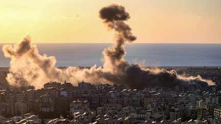 Une frappe israélienne sur la banlieue sud de Beyrouth, au Liban, le 19 octobre 2024. (AFP)