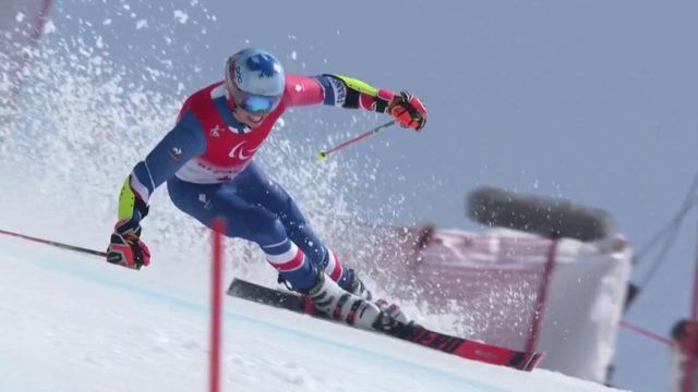 Sixième de la première manche du slalom géant, Arthur Bauchet réalise une superbe deuxième manche et prend une belle troisième place ! Déjà double champion paralympique, le Français remporte sa troisième médaille sur ces Jeux paralympiques !