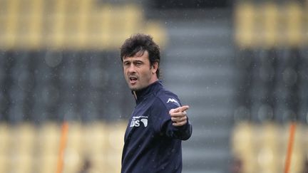 Xavier Garbajosa,&nbsp;alors entraîneur du Montpellier Hérault Rugby, le 27 décembre 2020 à La Rochelle (Charente-Maritime). (XAVIER LEOTY / AFP)