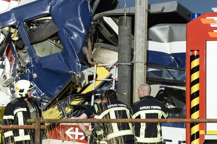 L'accident survenu entre deux trains, en Suisse, lundi 29 juillet 2013, a fait au moins 5 bless&eacute;s graves.&nbsp; (MAXPPP)