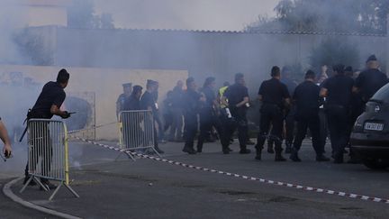 &nbsp; (Les violences entre supporters bastiais et forces de l'ordre se sont déroulées avant et après la rencontre samedi soir. © Maxppp)