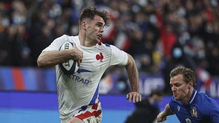 L'ailier des Bleus, Damian Penaud, contre l'Italie, le 6 février 2022. (S?BASTIEN MUYLAERT / MAXPPP)