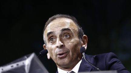 Eric Zemmour prononce un discours lors de la "convention de la droite" à Paris, le 28 septembre 2019. (SAMEER AL-DOUMY / AFP)