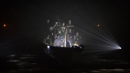 "Le radeau de la méduse", mise en scène de Thomas Jolly
 (Christophe Raynaud de Lage/Festival d&#039;Avignon)