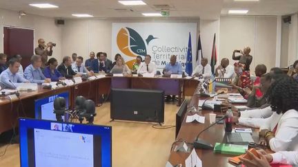 Table ronde sur la vie chère à la Collectivité territoriale de la Martinique, le 26 septembre 2024. (MARTINIQUE LA 1ERE)