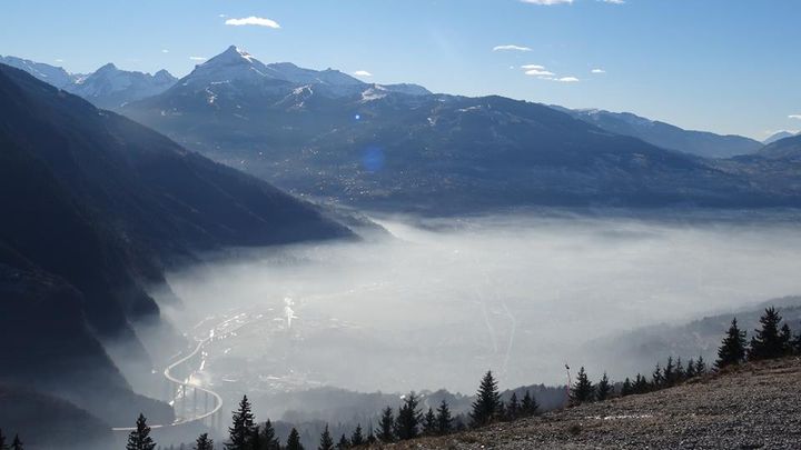 &nbsp;Pollution visible au dessus de Sallanches en Haute-Savoie. (LES SENTINELLES DE LA VALLEE DE L'ARVE)