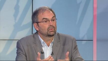 François Chérèque s'ssocie aux familles des victimes en demandant la levée totale du  secret défense. (F3)